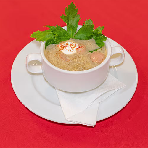 Ungarische Krautsuppe mit Wurst
