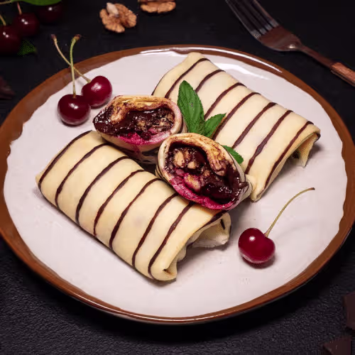 Pfannkuchen mit Kirschen und Schokolade (2 Stück)