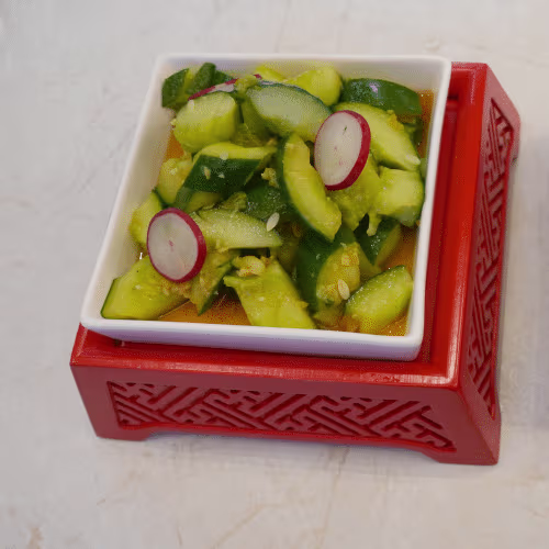 K3b Gurken Salat mit Chili Sauce und Erdnuss (Vegan)