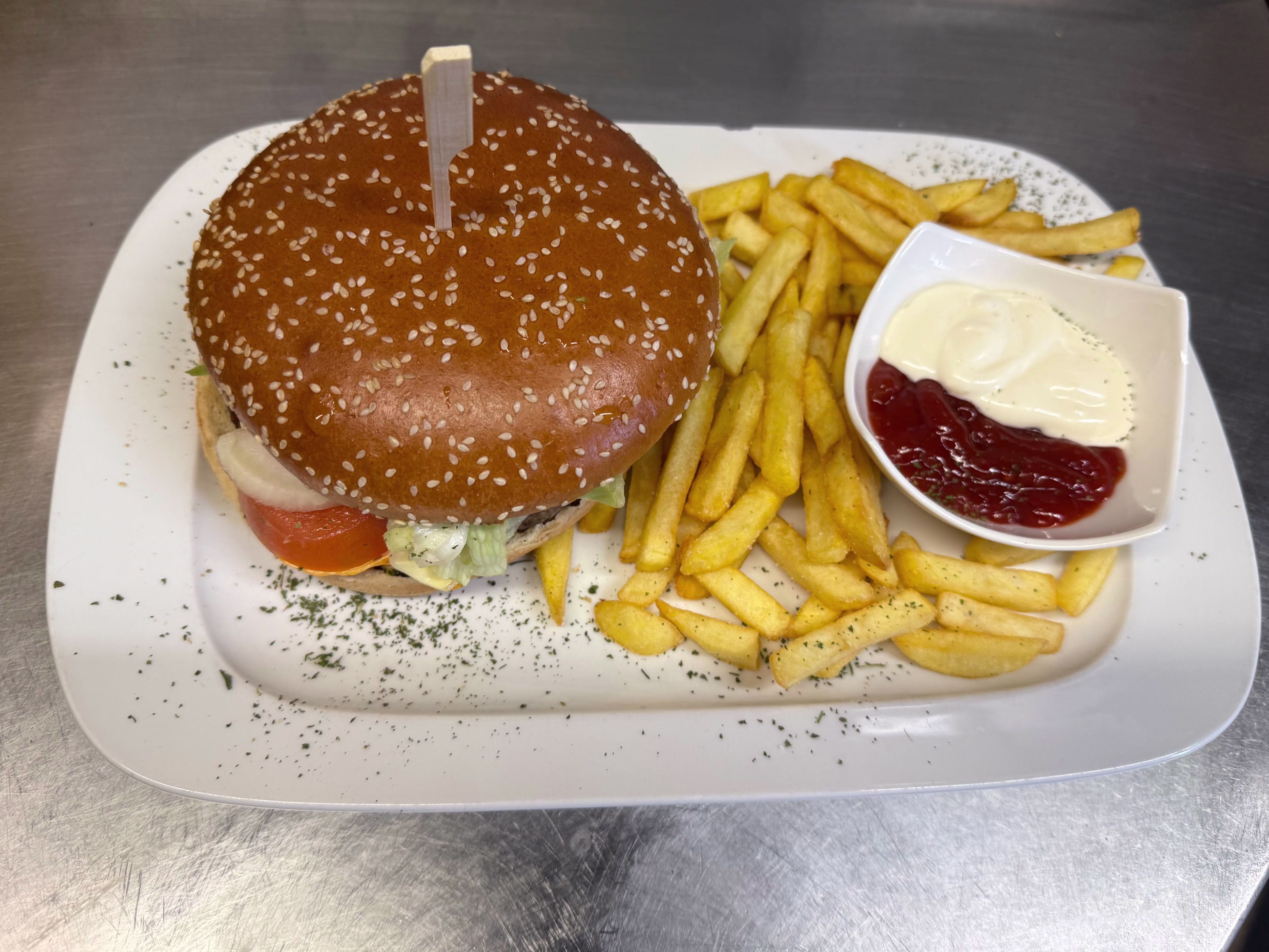 Chili Burger (180g Rindfleisch)
