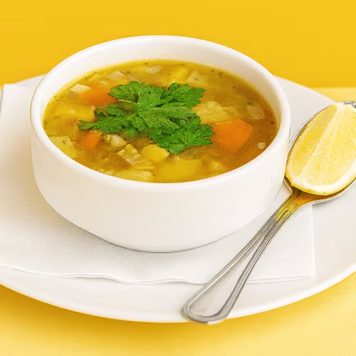 Hühnersuppe (Sebzeli-Tavuk Corbasi)