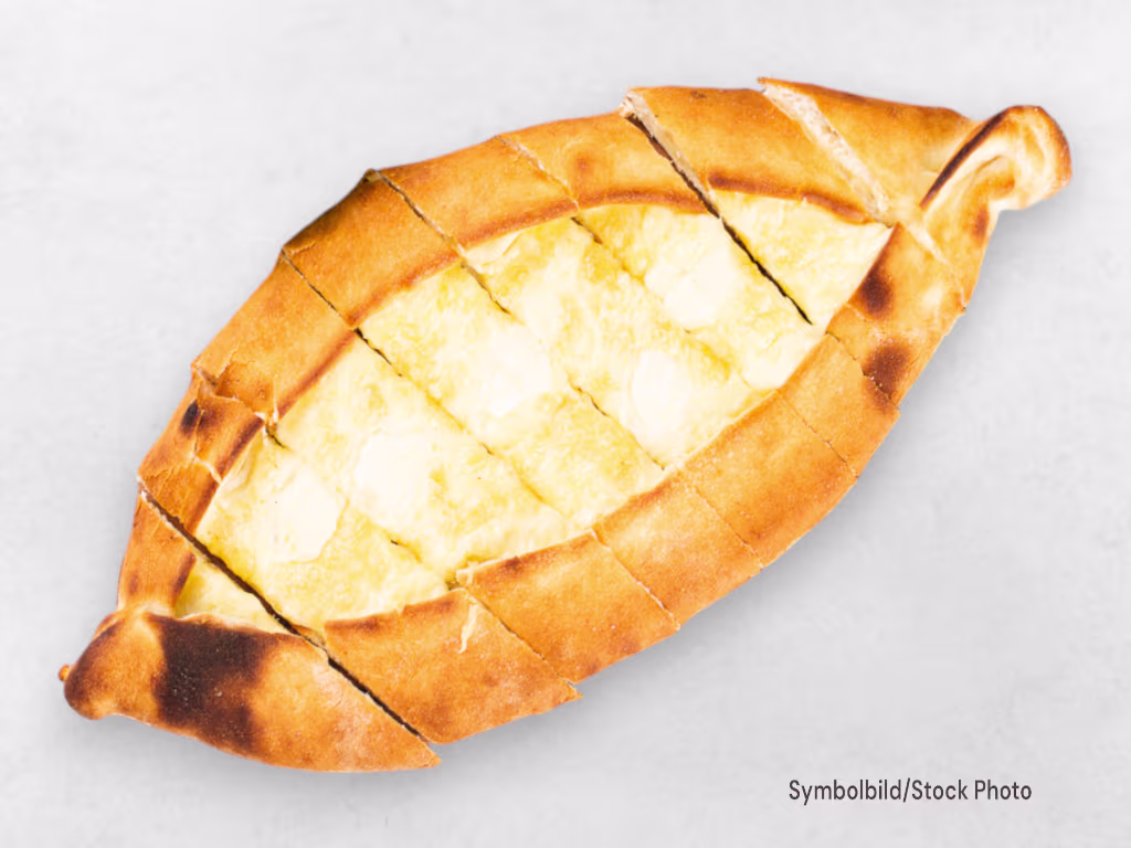 Pide mit Spinat und Ei