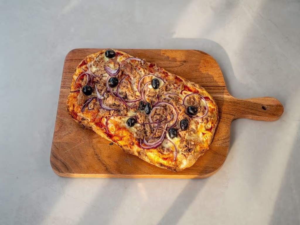 Pinsa Thunfisch