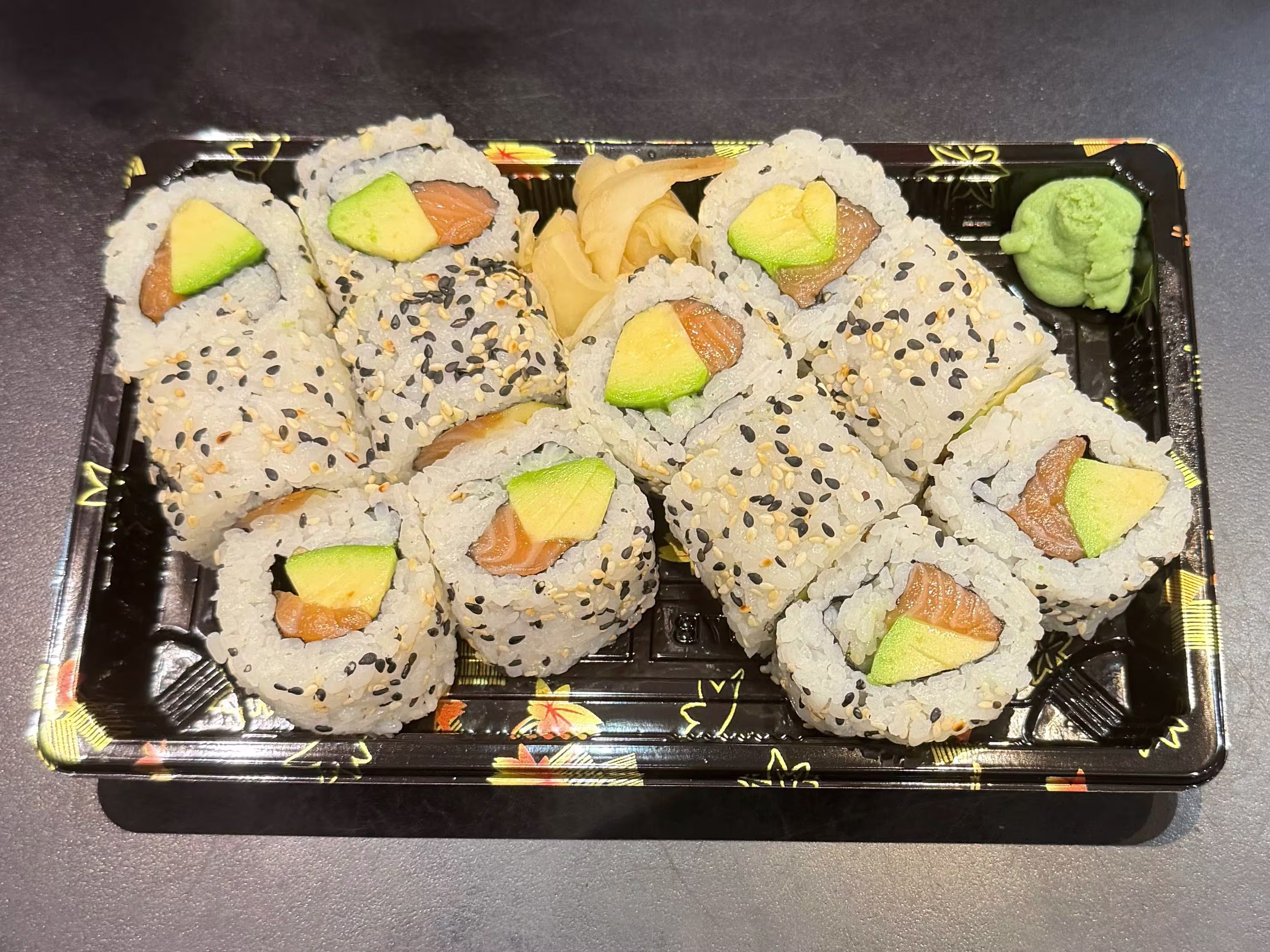 Lachs Avocado Maki (12 Stück)