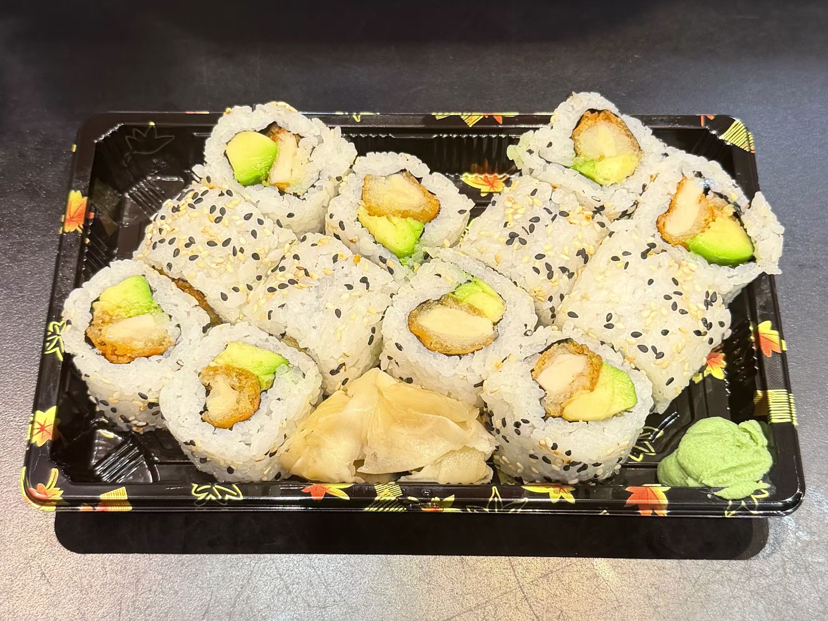 Chicken Avocado Maki (12 Stück)