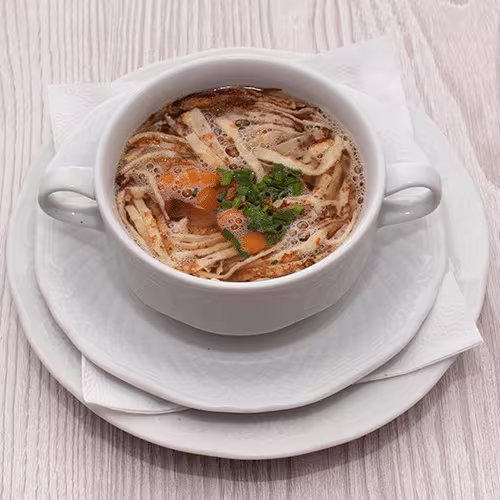 Rindsuppe mit Frittaten
