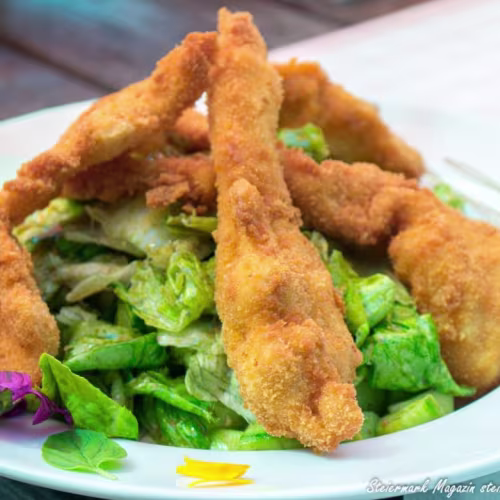 Steirischer Backhendelsalat
