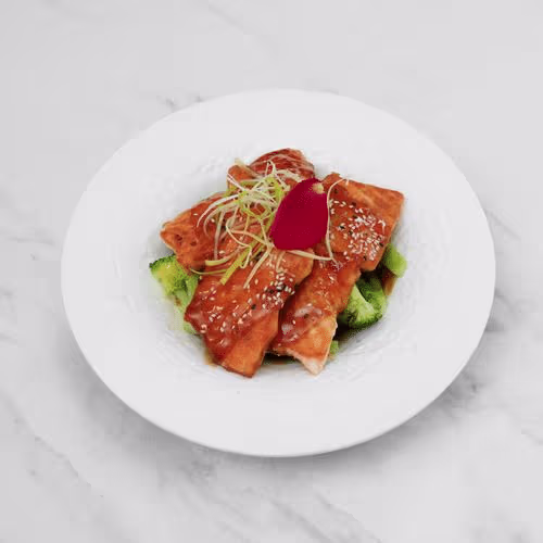 Lachs Teriyaki mit Broccoli Wok