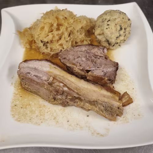 Schweinsbraten, Sauerkraut, Knòdel
