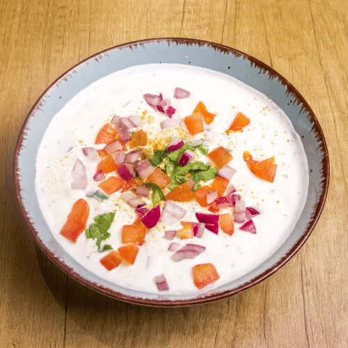 Tamatar-Piaz Raita