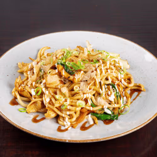 Fried udon mit Huhn