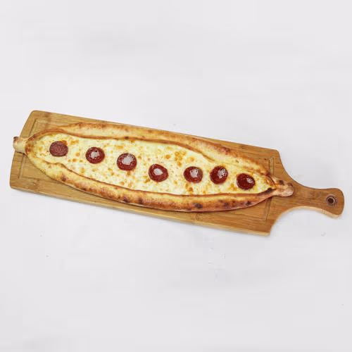 Pide mit Sucuk