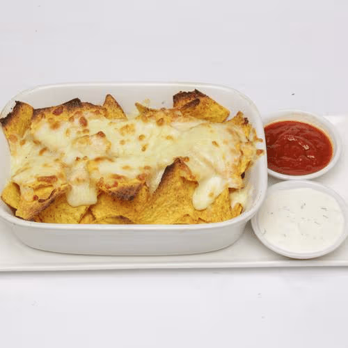 Nachos mit Käse überbacken