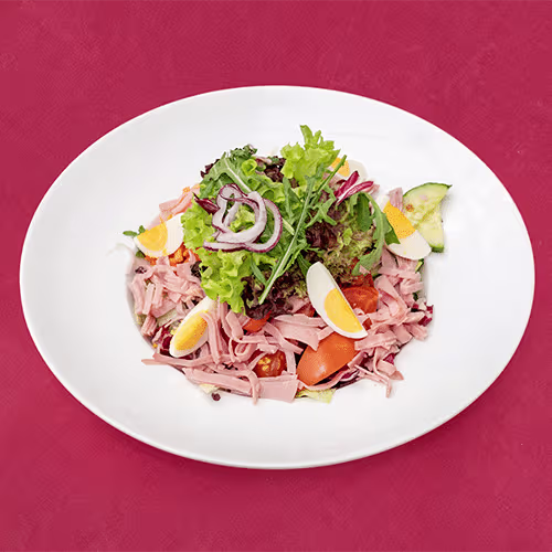 Gemischter Salat mit Schinken und Ei