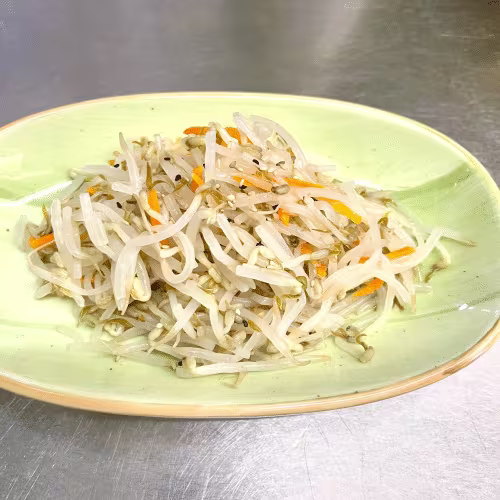 Sojasprossen Salat (vegetarisch)