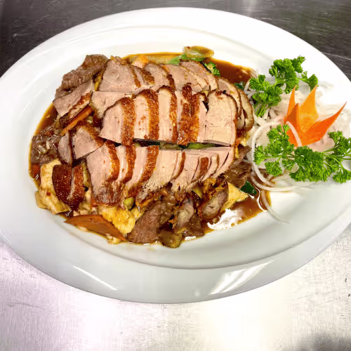 Acht Schätze mit Ente (sehr scharf)