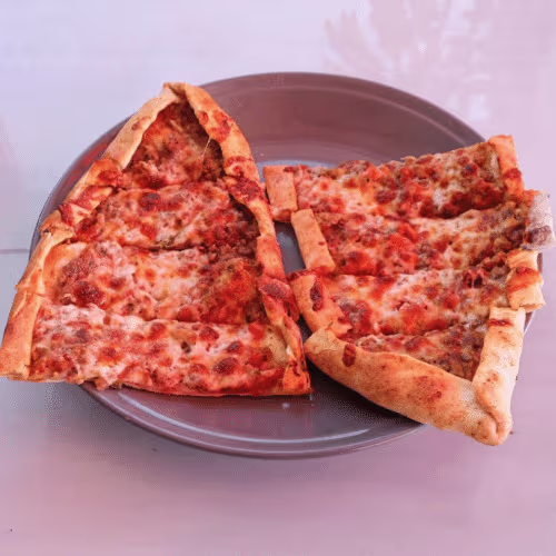 Mevlana (Pide mit Rinderhackfleisch und Käse)